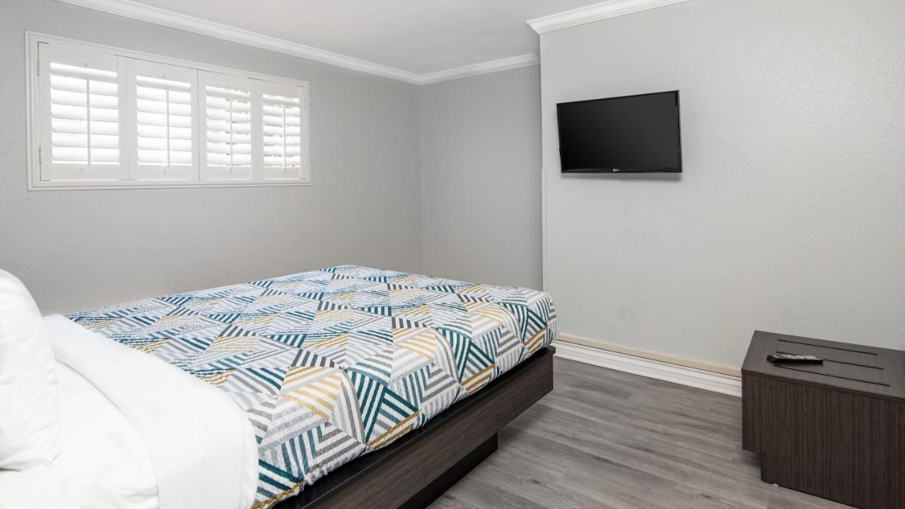 Motel 6-Anaheim, Ca - Convention Center Екстер'єр фото