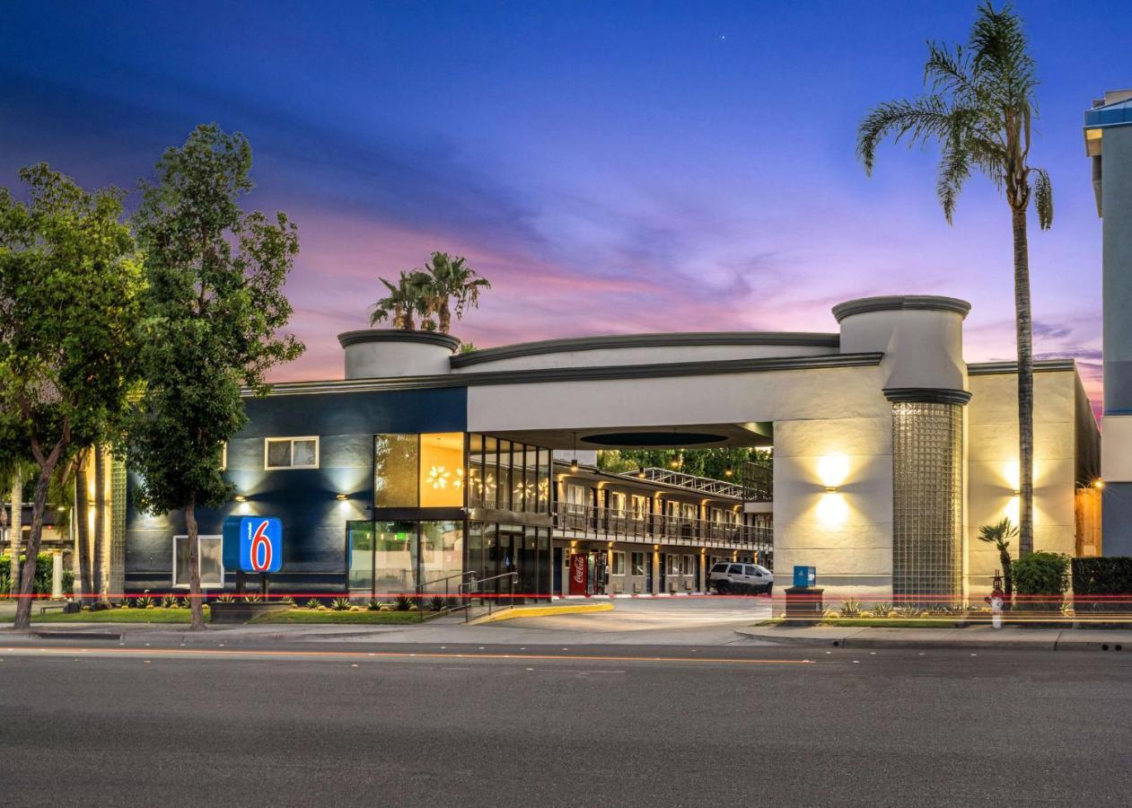 Motel 6-Anaheim, Ca - Convention Center Екстер'єр фото