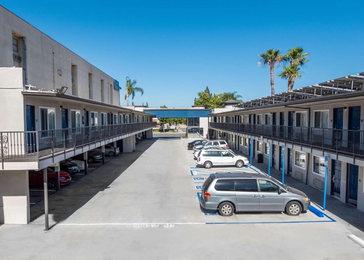 Motel 6-Anaheim, Ca - Convention Center Екстер'єр фото