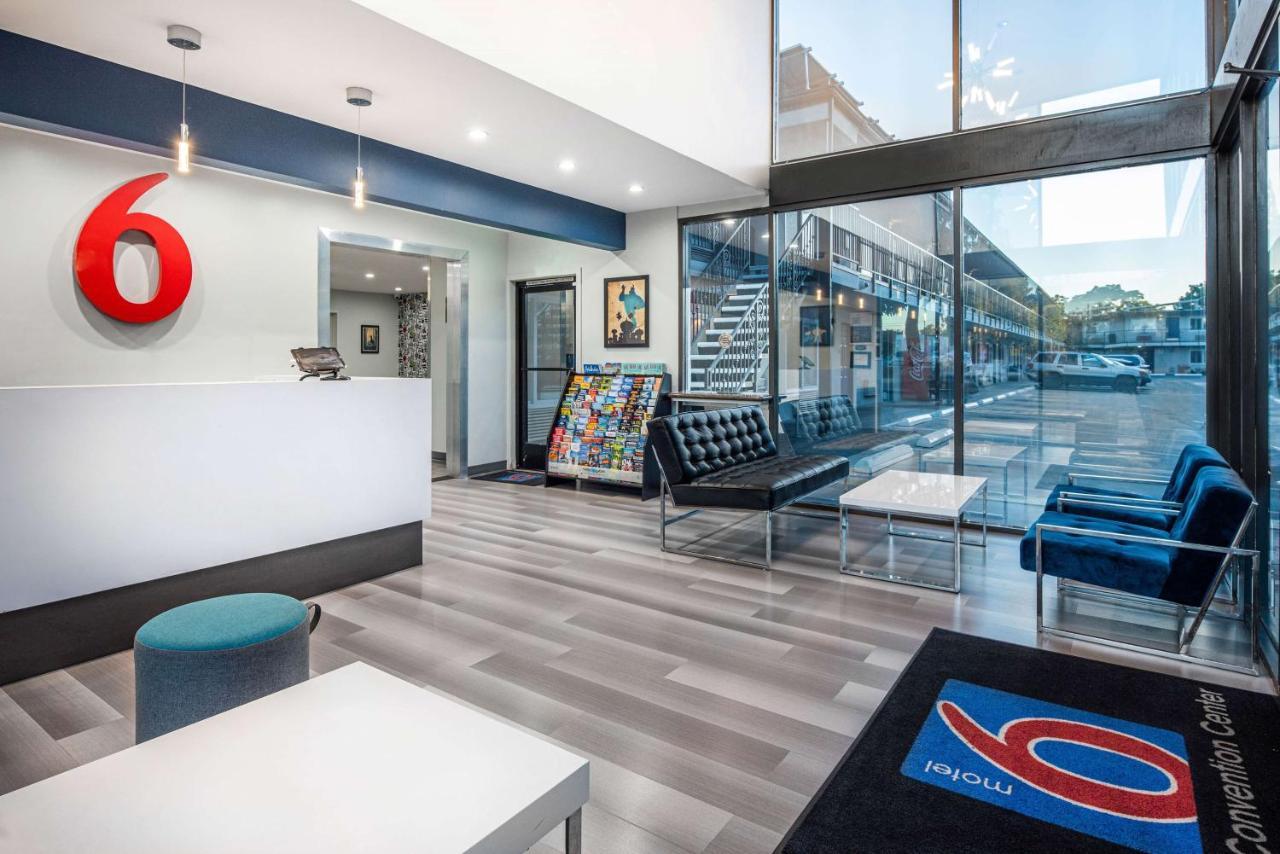 Motel 6-Anaheim, Ca - Convention Center Екстер'єр фото