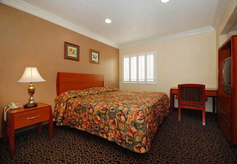 Motel 6-Anaheim, Ca - Convention Center Екстер'єр фото